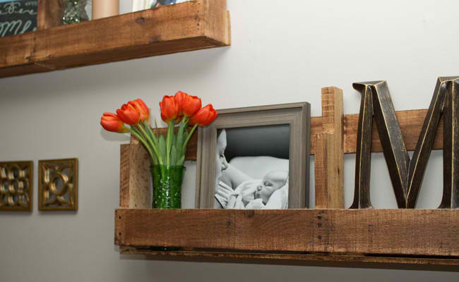 How to Make Stylish Shelves Out of Pallet